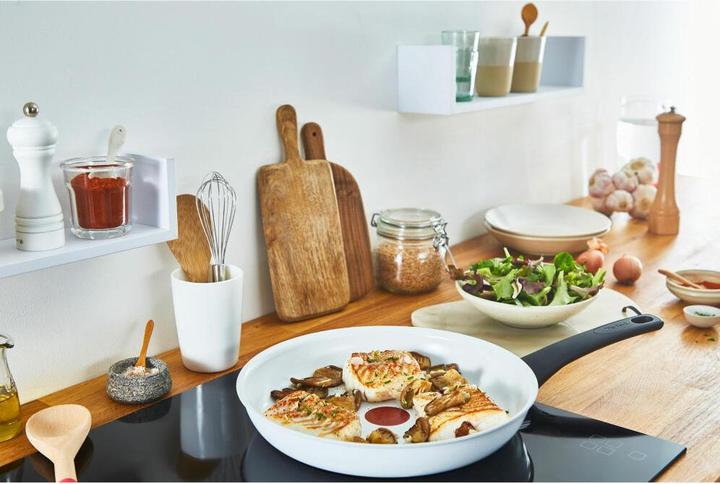 Image du produit Tefal Ceramic Control (24 cm, Poêle à frire, Aluminium)