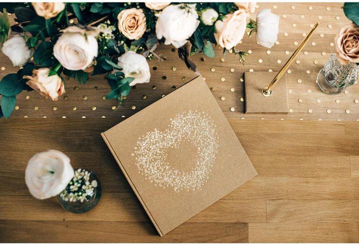 Immagine prodotto Partydeco Libro degli ospiti Cuore (20,5 x 20,5 cm)