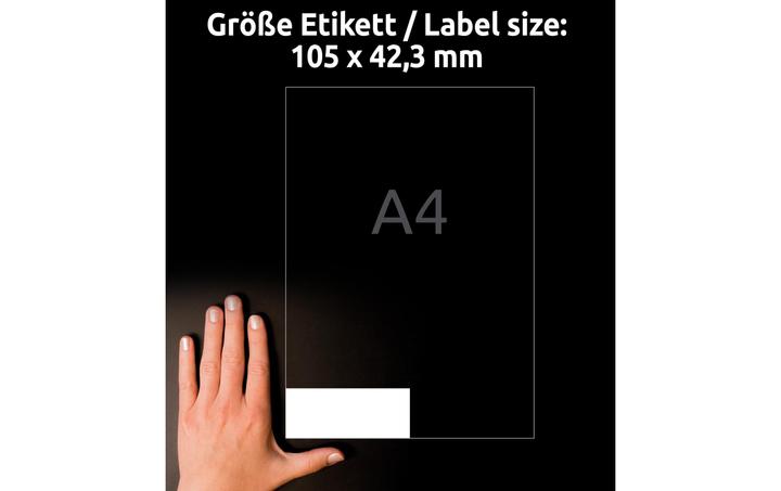 Actual product image Avery Universal labels