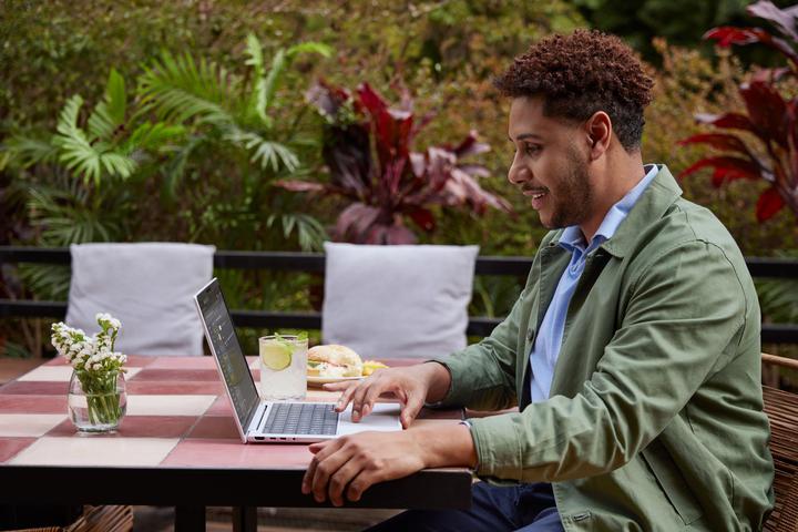 Immagine prodotto HP EliteBook X Flip G1i (14", Intel Core Ultra 7 258V, 32 GB, 1000 GB, DE)