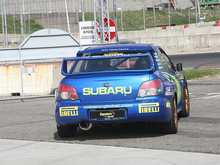 Image du produit Smartbox 2 tours au volant d’une Subaru Rallye sur le circuit d’Ottobiano en Lombardie (1 pers.)