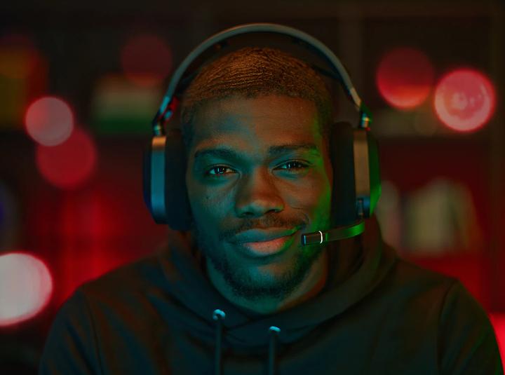 Actual product image Corsair HS80 (Wireless) (Wireless)