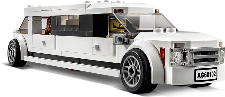 Actual product image LEGO Airport VIP service (60102, LEGO City)