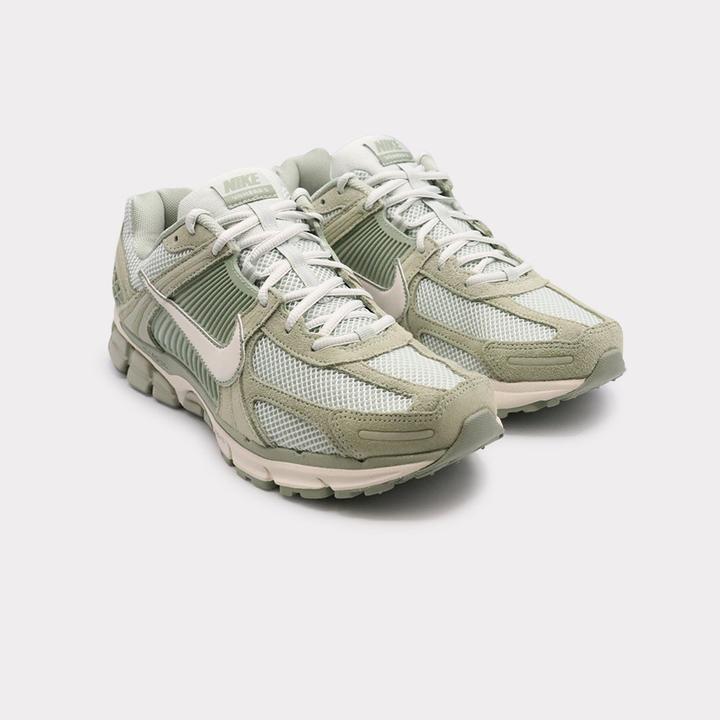 Actual product image Nike Zoom Vomero 5 (44.5)