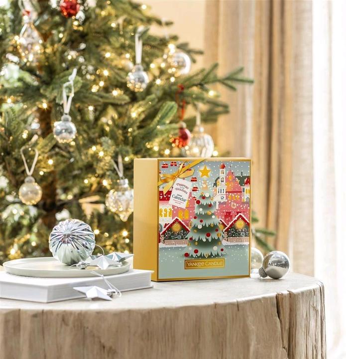 Actual product image Yankee Candle Passport for the holidays