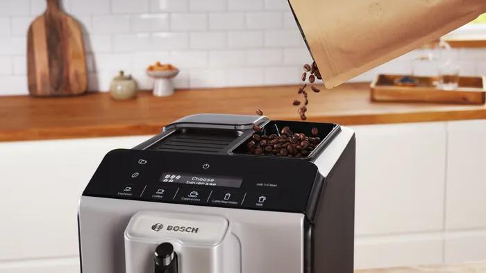 Actual product image Bosch Hausgeräte 2 Espresso volautomaat VeroCafe Silk Silver TIE20301