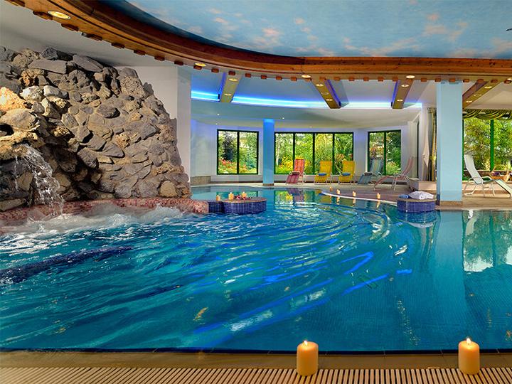Produktbild Smartbox Geburtstag voller Entspannung bei 1 Übernachung im Luxus-Spa in Europa (2 Pers.)