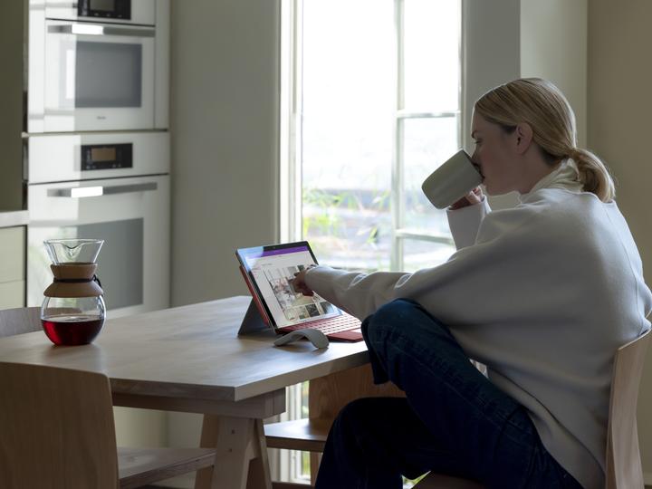 Actual product image Microsoft Surface Arc for business (Wireless)