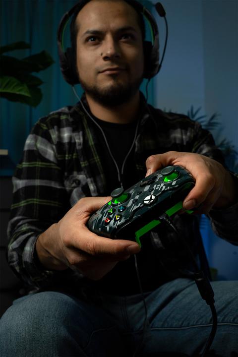 Actual product image PDP Wired Controller (PC, Xbox Series X, Xbox One X, Xbox Series S, Xbox One S)