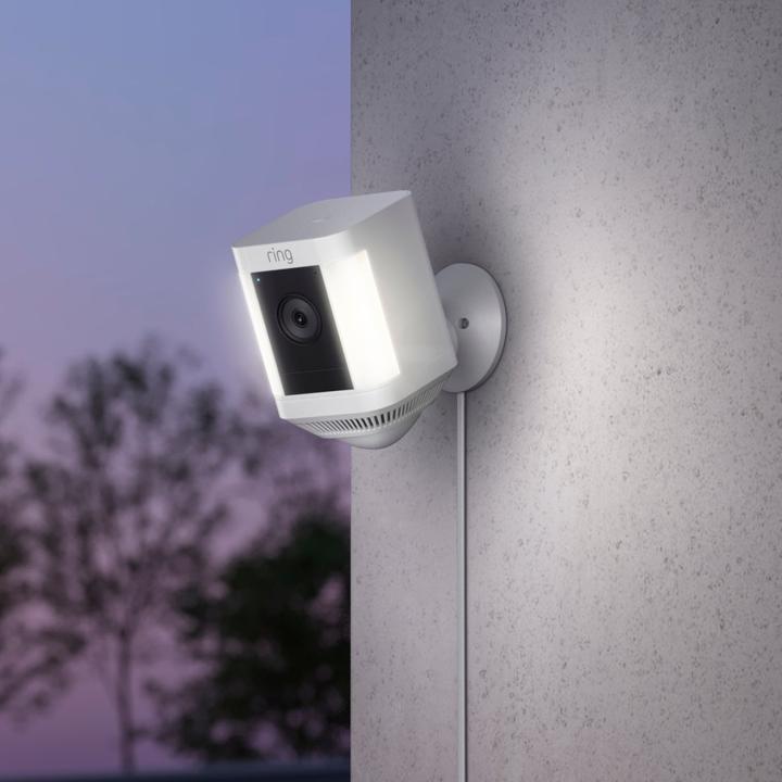 Immagine prodotto Ring Spotlight Plus (1920 x 1080 Pixels)