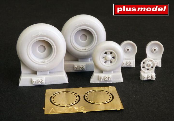 Actual product image Plus Model B-24 Liberator wheels early