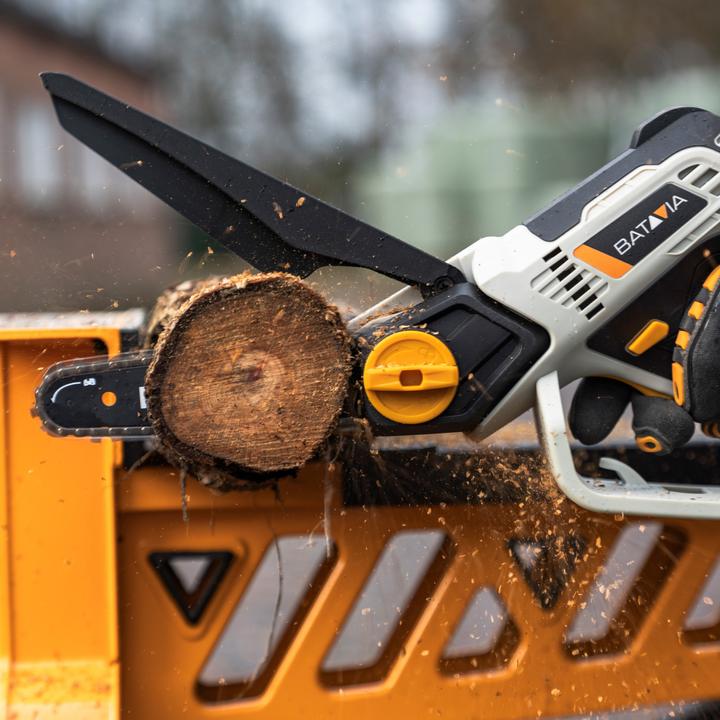Actual product image Batavia Chainsaw 350W, one-handed 8" electric (Electric chain saw)