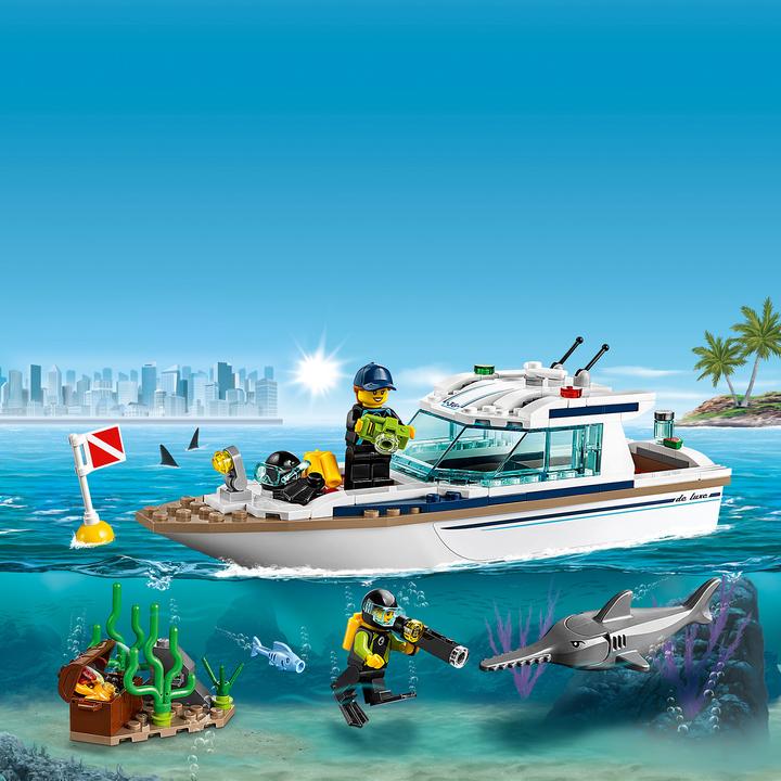 Actual product image LEGO Diving yacht (60221, LEGO City)