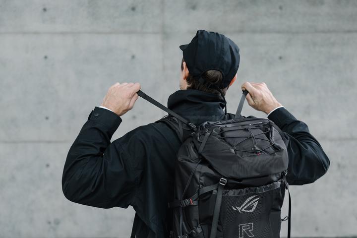Actual product image ASUS Archer Ergo Air (32 l)
