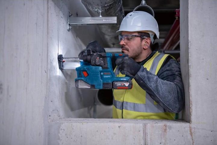 Produktbild Bosch Professional Akku-Bohrhammer mit SDS plus GBH 18V-22, L-BOXX (Akkubetrieb)