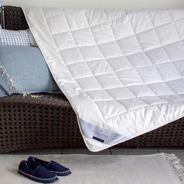 Actual product image Billerbeck Natural hair blanket Sundream extra light, filling: 100% silk (650 g, 155 x 220 cm)