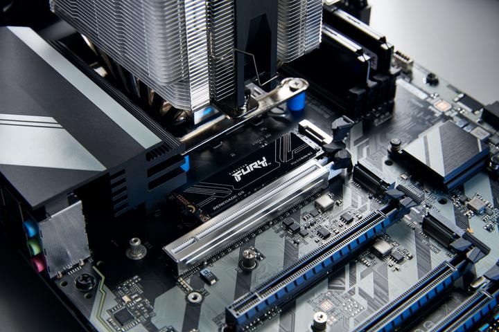 Actual product image Kingston FURY Renegade G5 (2048 GB, M.2 2280)