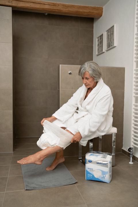Actual product image MoliCare Mobile 6 (14 x, M)