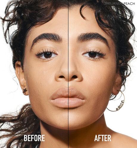 Actual product image Dior Forever Skin Glow 24H Radiant Foundation (3WP Warm Peach)