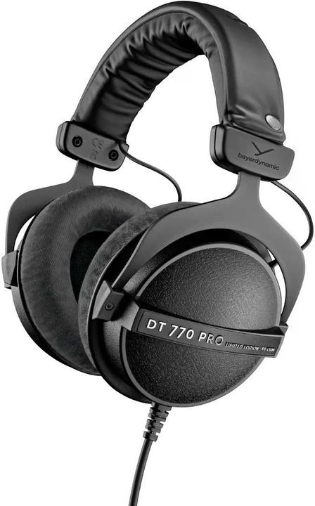 Actual product image Beyerdynamic DT 770 Pro Black Limited Edition (No noise cancelling, Cable)