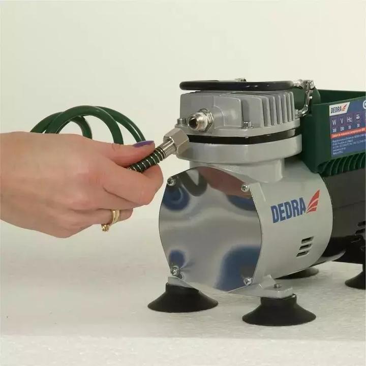 Produktbild Dedra Airbrush + compressor DED7470 300 W (3.50 Bar, 0.02 l)