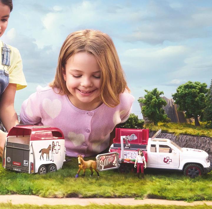 Produktbild Schleich Mobile Tierärztin mit Anhänger