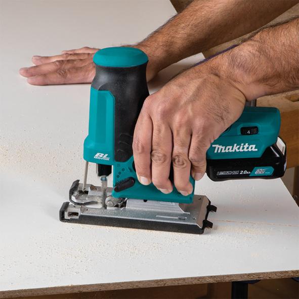 Productafbeelding Makita Pendelzaag op batterijen incl.