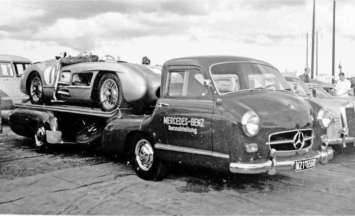 Produktbild Lemke Mercedes Benz Renntransporter Das Wunder + 300 SLR Roadster (Spur H0)