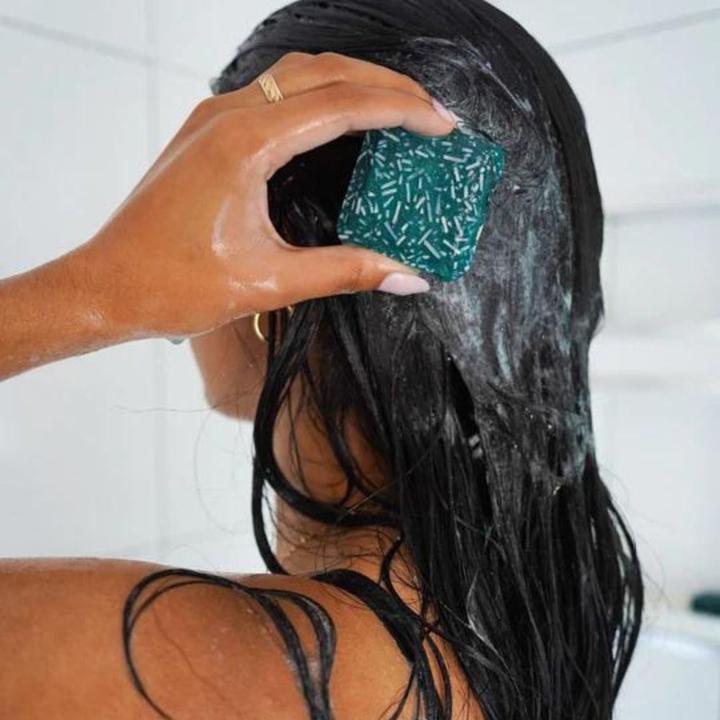 Produktbild Green Room Suds Color Correction Green (Festes Shampoo)