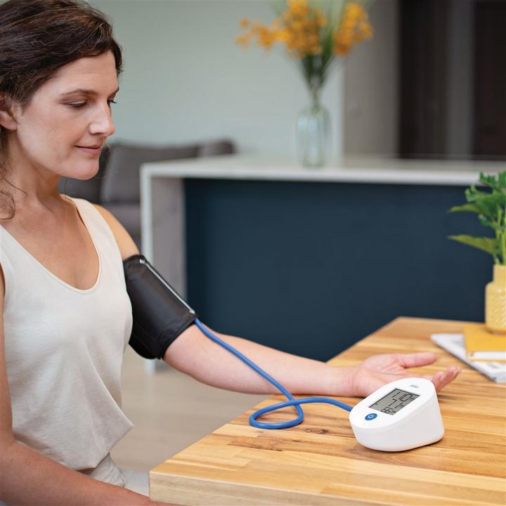 Actual product image Braun ExactFit blood pressure monitor 1E (1 pc) (Blood pressure monitor upper arm)