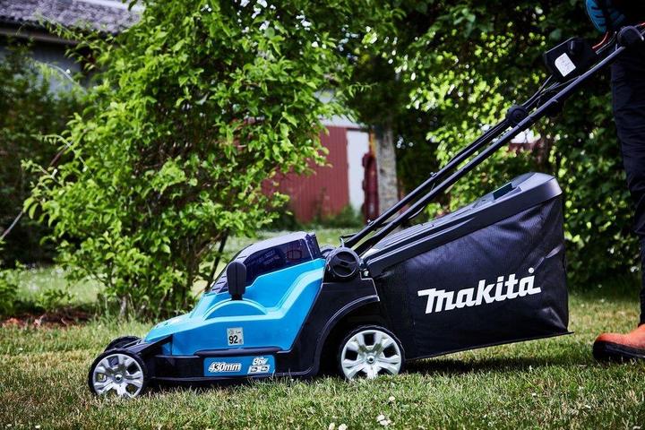 Produktbild Makita DLM432CT2 (Akkubetrieb)