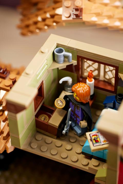 Image du produit LEGO Place de la ville médiévale (10332, LEGO Icons, LEGO difficiles à trouver)