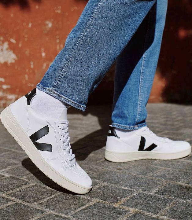 Actual product image Veja V-10 (44)