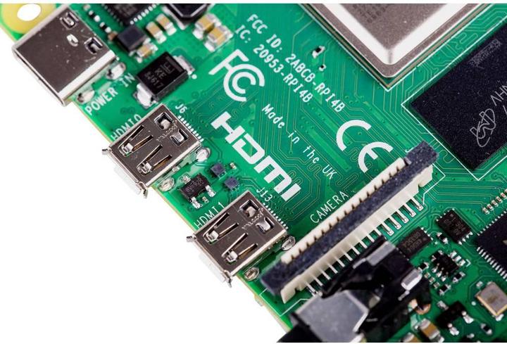Actual product image Raspberry Pi Essentials Kit