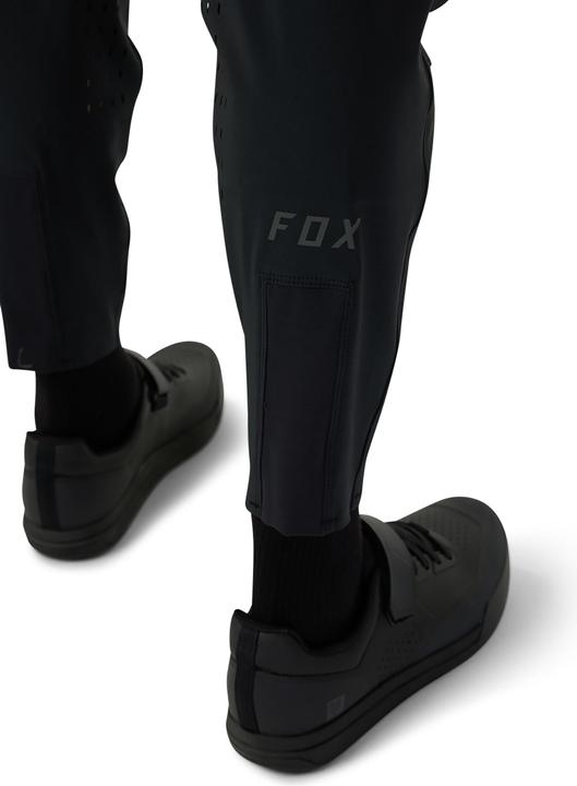 Produktbild Fox PANT 23 DEFEND BLK 30 (30, S, M)