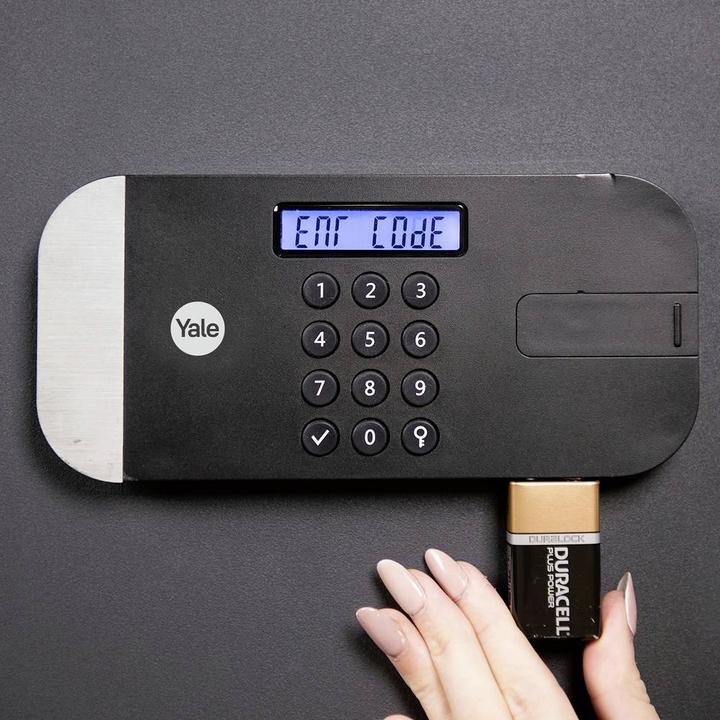 Actual product image Yale Safe YLEM 200 laptop (24.80 l)