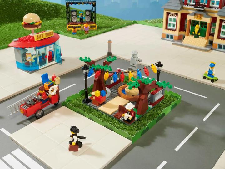 Immagine prodotto LEGO Piazza della città (60271, LEGO City)