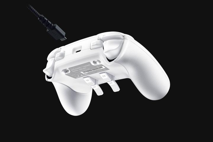 Image du produit Razer Wolverine V2 Chroma (PC, Xbox One X, Xbox Series X, Xbox One S, Xbox Series S)