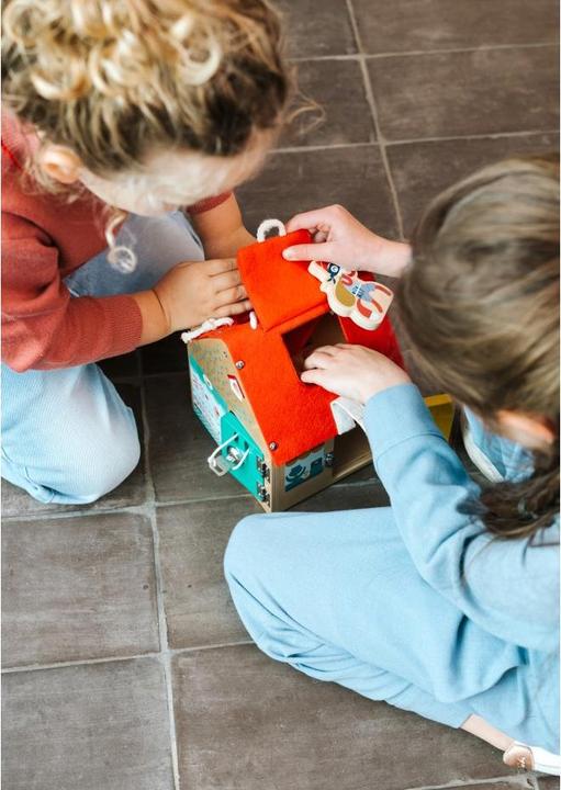 Actual product image Lilliputiens Learning house with multiple closures
