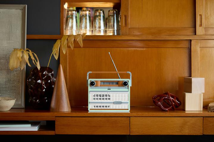 Productafbeelding LEGO Retro draagbare radio (10334, LEGO Icons, LEGO Zeldzame Sets)