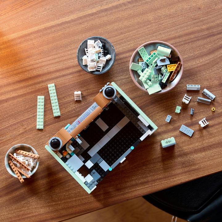 Productafbeelding LEGO Retro draagbare radio (10334, LEGO Icons, LEGO Zeldzame Sets)