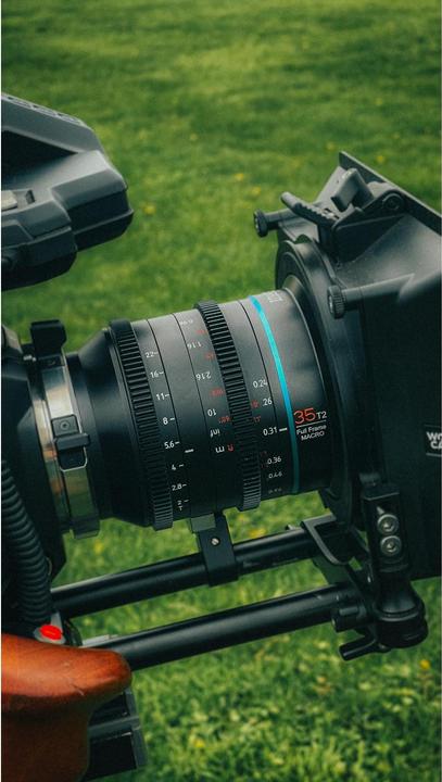 Actual product image Sirui Jupiter 35mm T2 Full-frame Marco Cine Lens(EF mount) (Canon EF, full size)