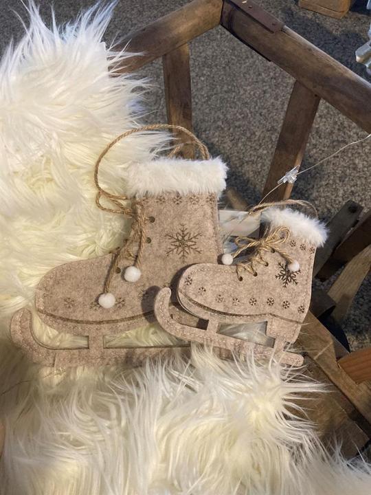 Image du produit GuGus Décoration à suspendre Patin à glace feutre avec flocons de neige décoré, ourlet blanc Lacets