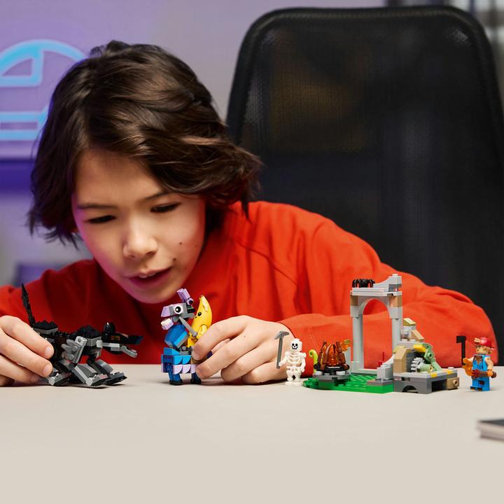 Immagine prodotto LEGO Das Lager von Schali und der Zündkerzenkünstlerin (77075, LEGO Fortnite)
