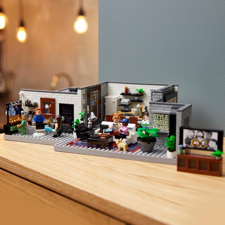 Actual product image LEGO Qeer Eye- The Loft of the Fab 5 (10291, LEGO Creator Expert, LEGO Rare Sets)