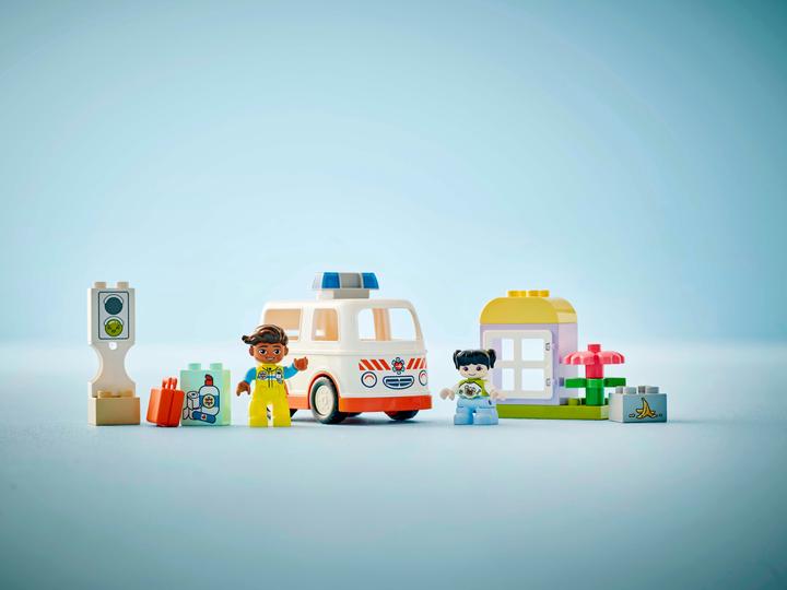Produktbild LEGO Rettungswagen mit Fahrer (10447)