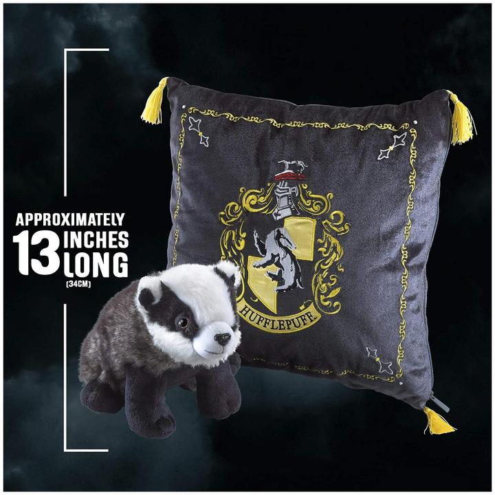 Actual product image Noble Collection Harry Potter: Hufflepuff with badger (34 cm)