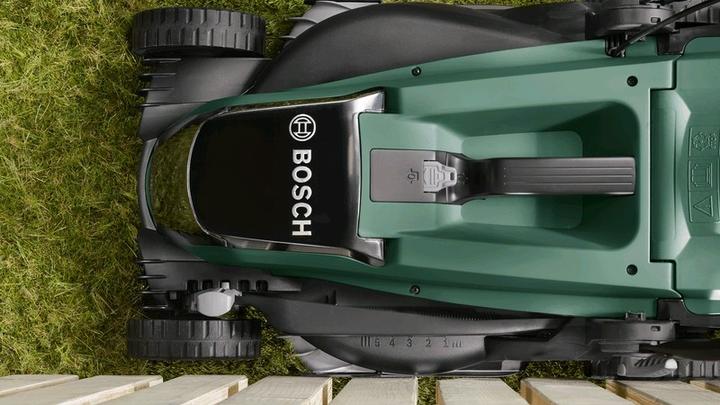 Immagine prodotto Bosch Home & Garden Rasaerba UniversalRotak 450, 1300 W, altezza di taglio 25-70 mm, larghezza di taglio 1,5 cm. 25-70 (Corrente elettrica)