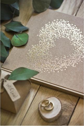 Immagine prodotto Partydeco Libro degli ospiti Cuore (20,5 x 20,5 cm)