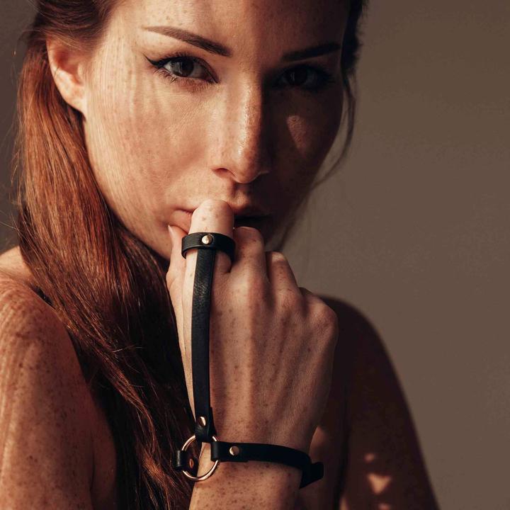Actual product image Bijoux Indiscrets MAZE Hand Bracelet Harness (One size)
